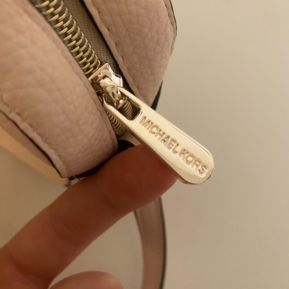 Michael Kors Hello Gorgeous- blush pink crossbody bag - Picture 8 of 10